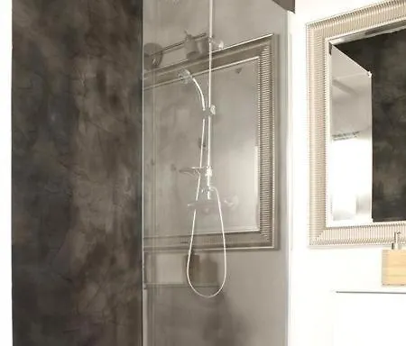 Maison Bacou Cite 1 *
